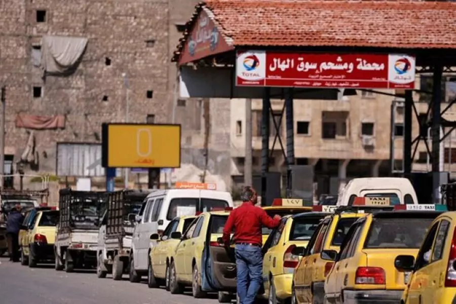 بعد الوعود بانفراجة .. النظام يرفع سعر البنزين ويخفض مخصصات مازوت التدفئة ..!!