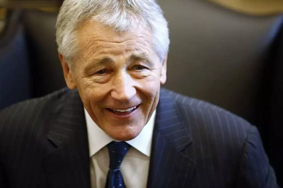 وزير دفاع أسبق يسخر من سياسية ترامب تجاه الوجود الإيراني في سوريا