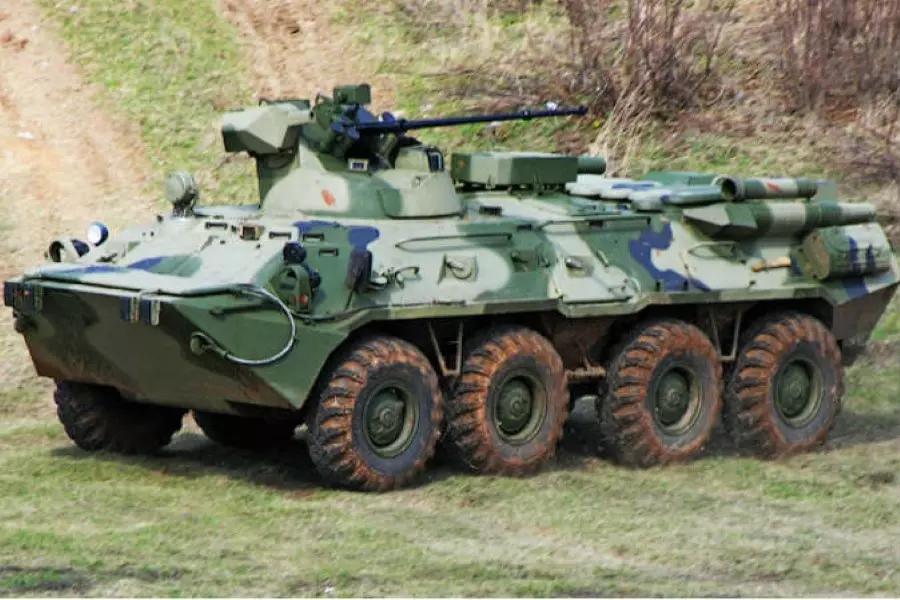 احتراق ناقلة جند روسية على أوتوستراد جبلة