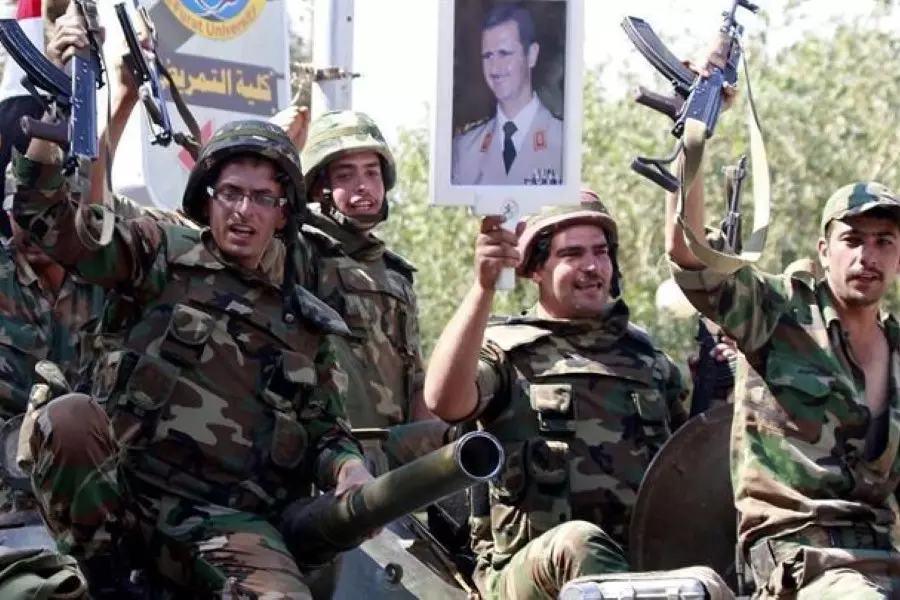 شبيحة النظام "تعفش" المحاصيل الزراعية عقب تهجير السكان في الشمال السوري