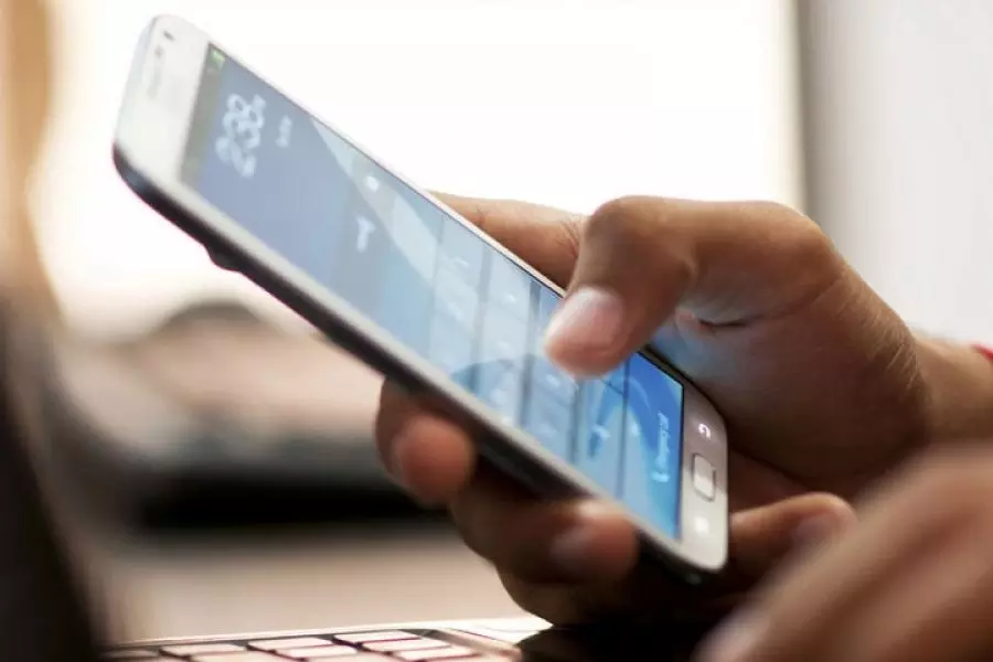 النظام يبرر اقتطاع الرصيد من "خدمات مجانية" ومصادر تؤكد رفع أسعار الاتصالات بنسبة 100%