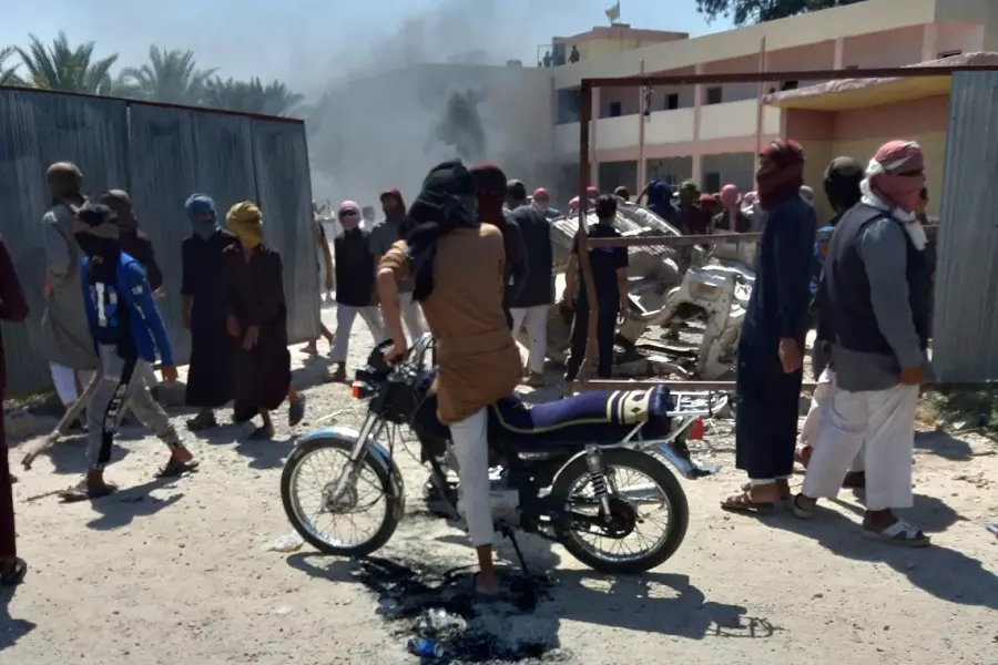 جرحى مدنيون إثر تصدي "قسد" لمظاهرات غاضبة من تردي الوضع الأمني بمناطق سيطرتها