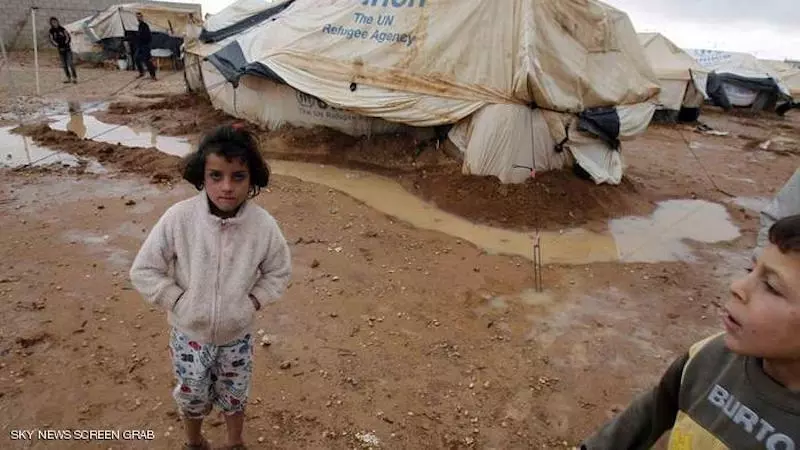 الأمم المتحدة : ٥٠ آلف سوريا في العراء على الحدود الجنوبية جراء قصف العدو الروسي