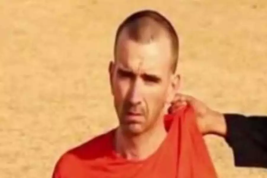 ابنة عامل إغاثة بريطاني قتله دا-عش في 2014 تحدد موقع دفنه بسوريا وتنوي إعادة رفاته