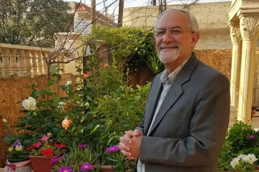 حصة مسؤول تساوي مخصصات 40 عائلة .. وزير سابق يفند "التصدي والمقاومة والصمود"