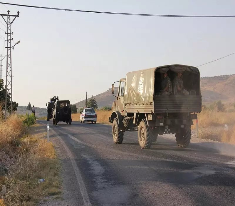 تركيا تواصل حشد تعزيزات عسكرية على حدودها مع سوريا