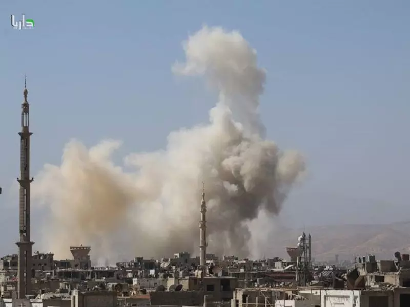 الثوار يقنصون ضابطا على تخوم داريا ... وعشرات البراميل تتساقط على المدينة