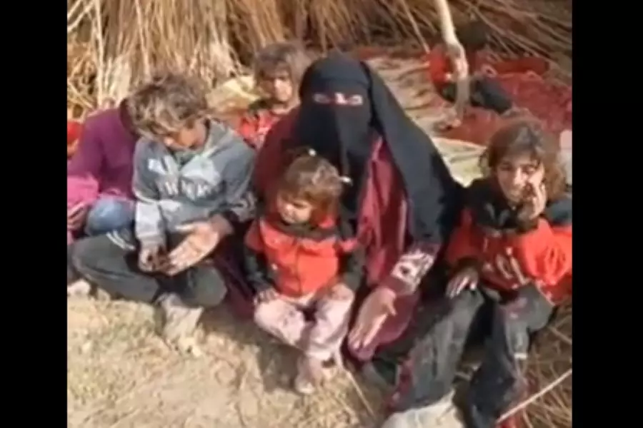 مظاهرات ضد "قسد" بريف ديرالزور بعد طردها لأطفال ونساء من عدة منازل