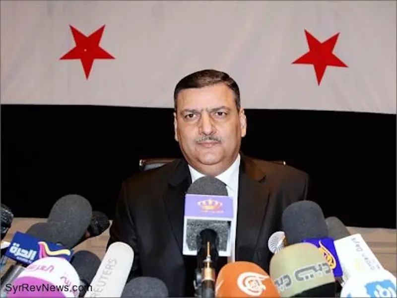 حجاب : لايمكن البدء بالتفاوض في ظل تصعيد الأسد و حلفائه .. ولاتنازل عن رحيله