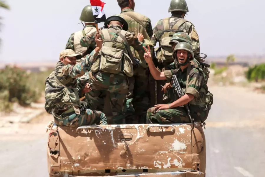 انتحاري يفجر حزامه الناسف بقوات الأسد بريف درعا موقعا قتلى وجرحى