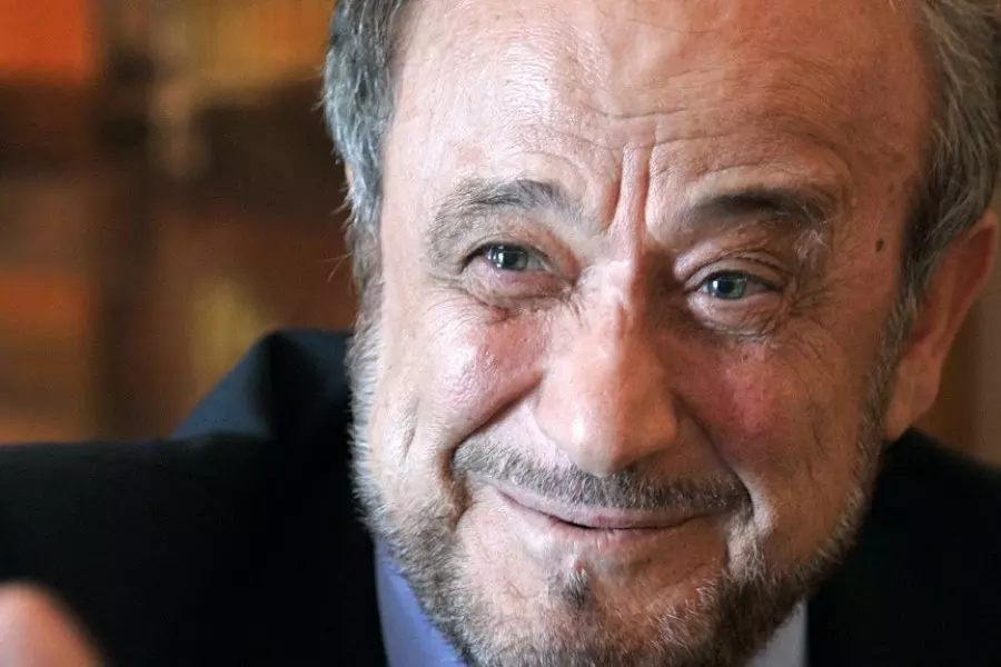 دريد الأسد يتحدث عن طموح والده "جزار حماة" في المشاركة بـ "بناء سوريا" ..!!