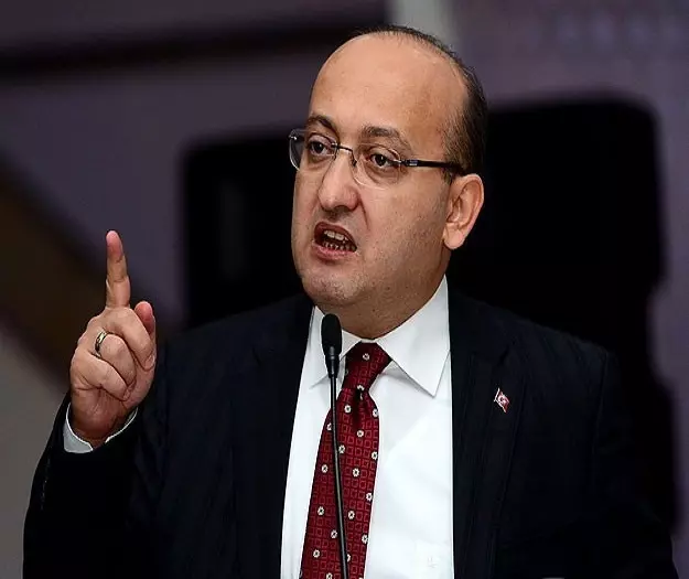 نائب رئيس الوزراء التركي ... لا يحق لأحد أن يعطي بلادنا درسا في الإنسانية بعد أن تُركنا لوحدنا في مواجهة أزمة اللاجئين