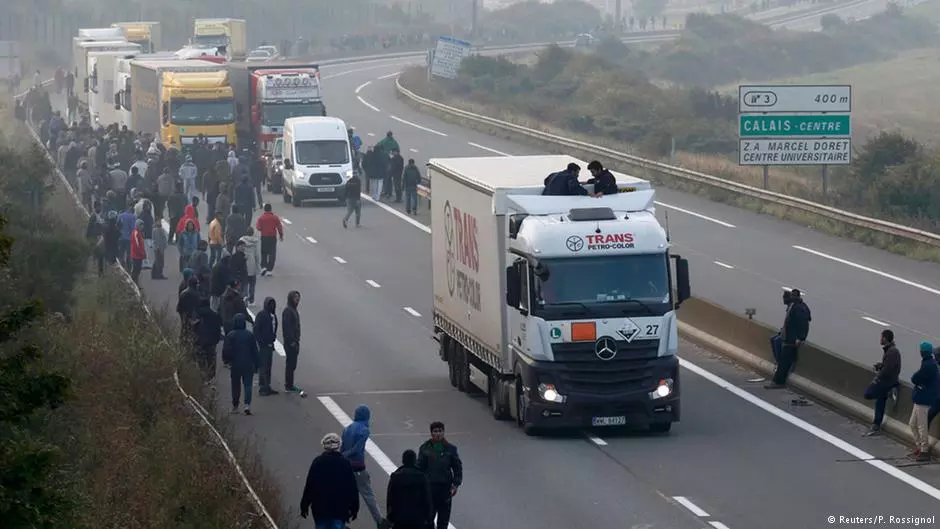 وفاة ١٠ لاجئين تجمداً في احدى الشاحنات المتوجه إلى ألمانيا