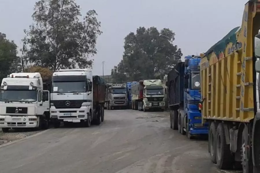 النظام يفرج عن 60 سائق شاحنة لبناني بعد احتجازهم لأكثر من شهر