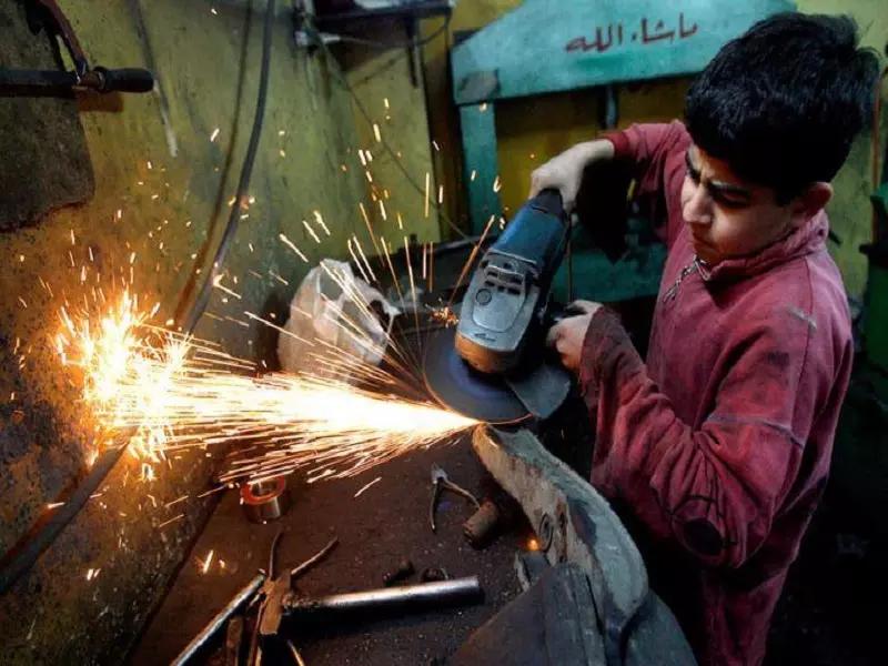 وزير عمل نظام الأسد .. يطالب بمنع عمالة الأطفال السوريين في لبنان