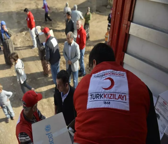 الهلال الأحمر التركي ... يطلق حملة لحث الأتراك للمساهمة في إغاثة اللاجئين السوريين