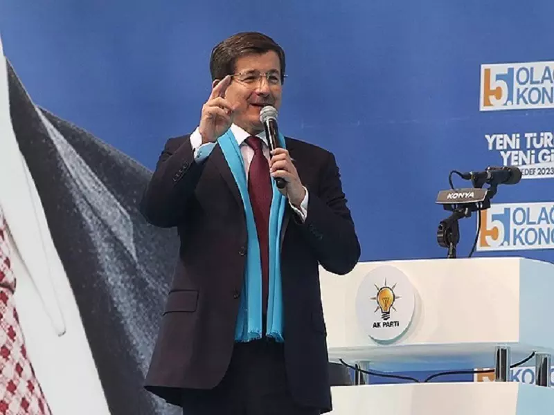 أوغلوا.. علم تركيا سيرفرف إلى جانب علم سورية الحرة