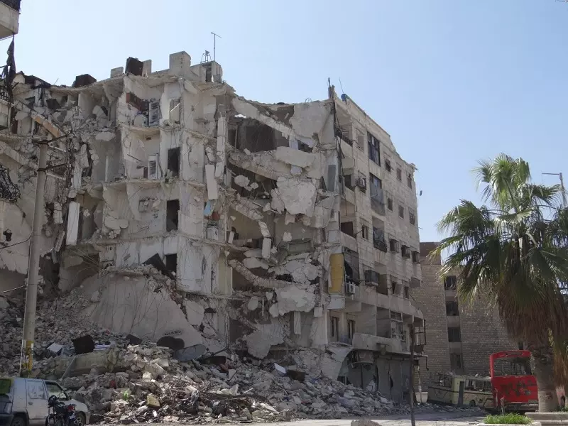 مجزرة .... طيران الأسد يوقع أعداد كبيرة من الشهداء والجرحى بحلب