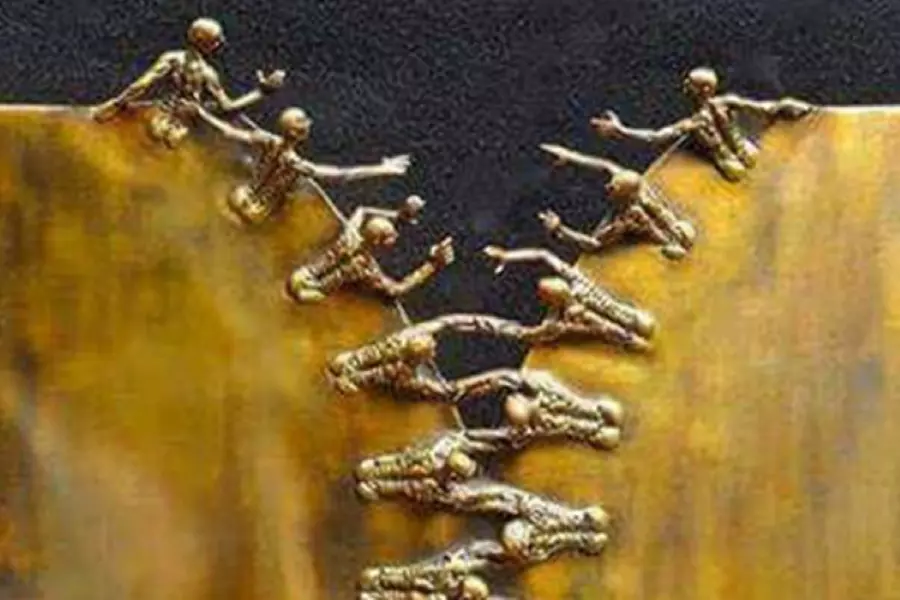 سماسرة التهجير في مواجهة الشارع