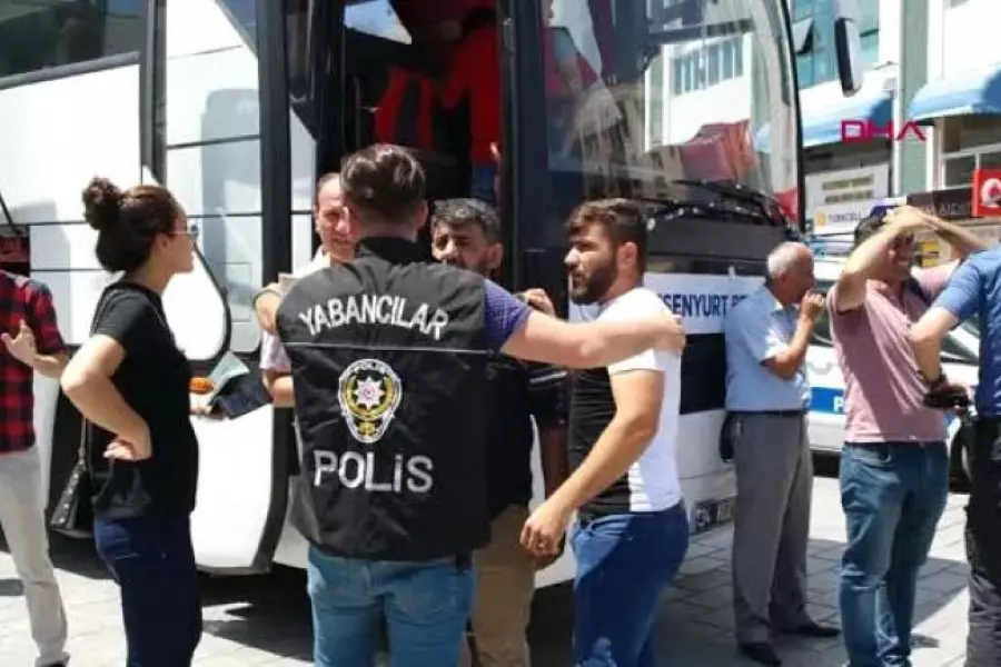 لاجئون سوريون في إسطنبول بين فكي "تطبيق القوانين ومخالفتها"