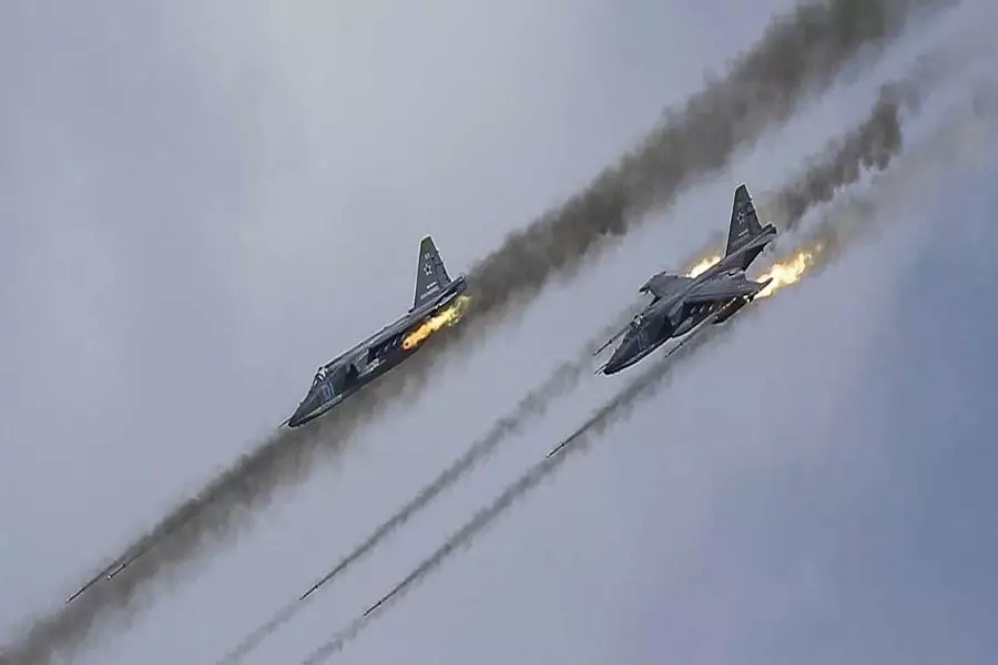 بعد ثلاث أيام من التوقف .. طيران روسيا والأسد يستأنفان التصعيد بإدلب