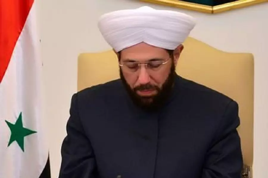 يعزز نفوذ إيران .. حقوقي يكشف مخاطر إلغاء منصب "مفتي الجمهورية" عقب الإطاحة بـ"حسون"