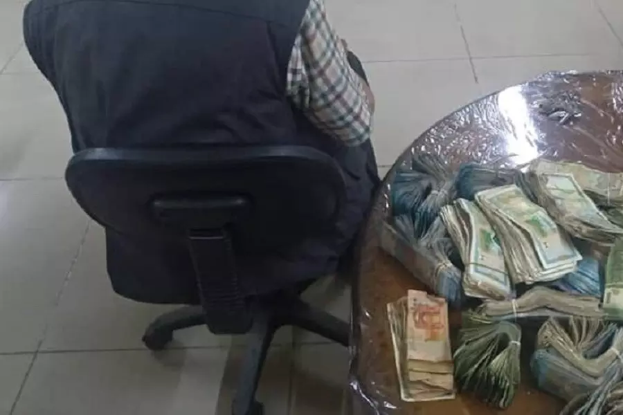 ابتزاز وإذلال ... جدل واسع حول ملاحقة النظام للمتسولين بمناطق سيطرته