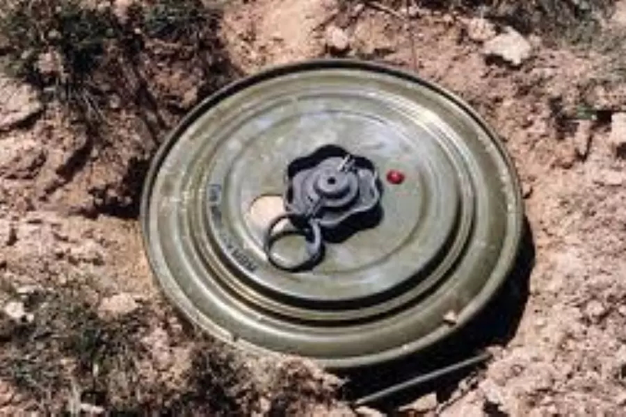 مع استمرار تجاهل النظام ... لغم أرضي يودي بحياة طفل شرقي حماة