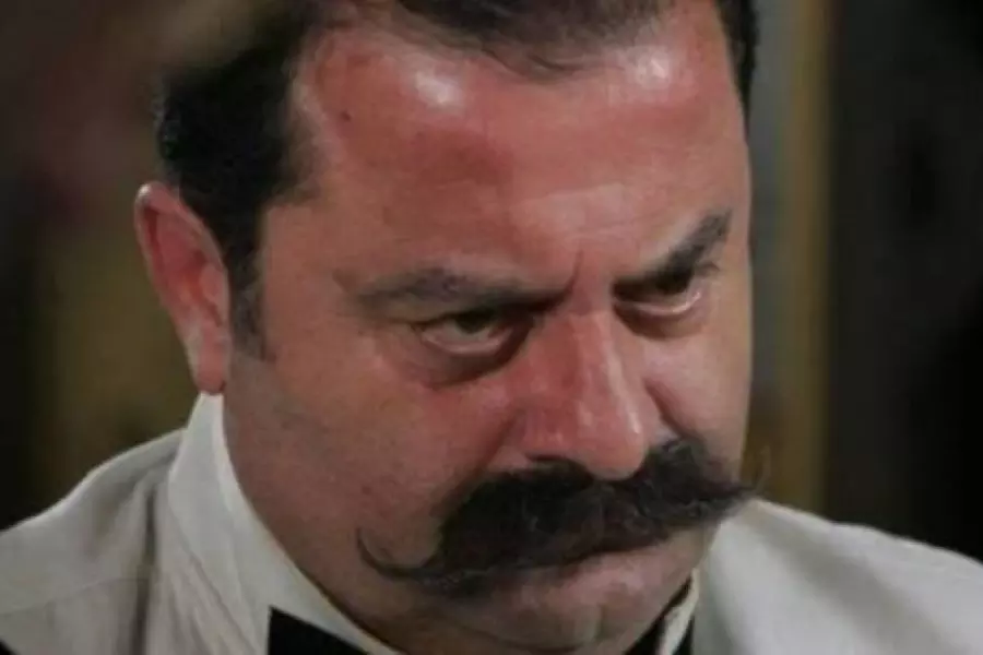 صراع محتدم بين أعضاء نقابة التشبيح .. و "زهير رمضان" يضع شروط على الفنانين للعودة إلى سوريا