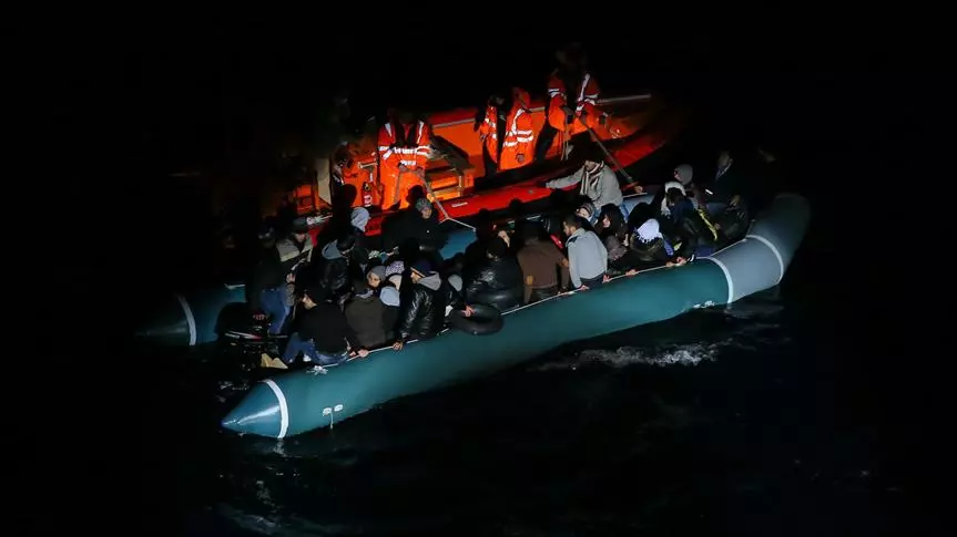 ١٠ غرقى جدد بينهم ٥ أطفال غالبيتهم من السوريين في إحدى رحل الهجرة إلى أوربا