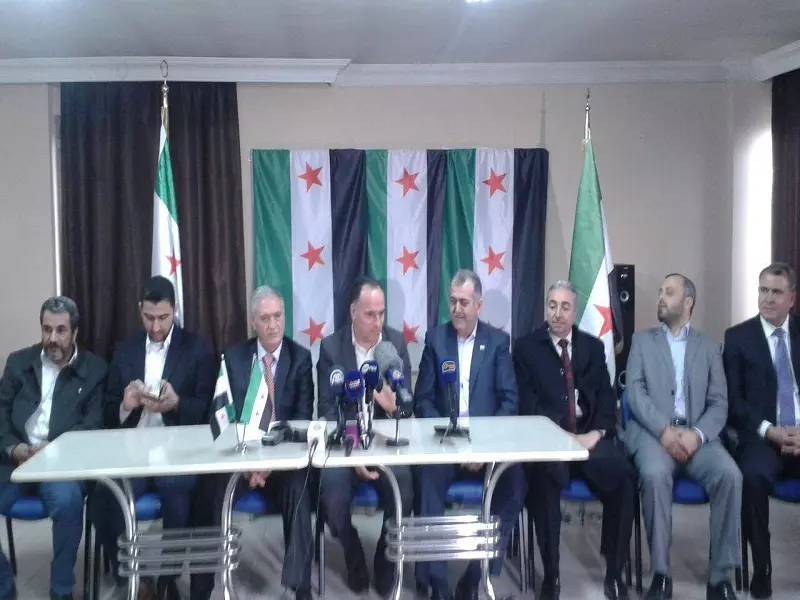 قوى الثورة في حلب ترفض لقاء "دي مستورا" إلا في حال حل شامل يضمن رحيل الأسد و أركانه