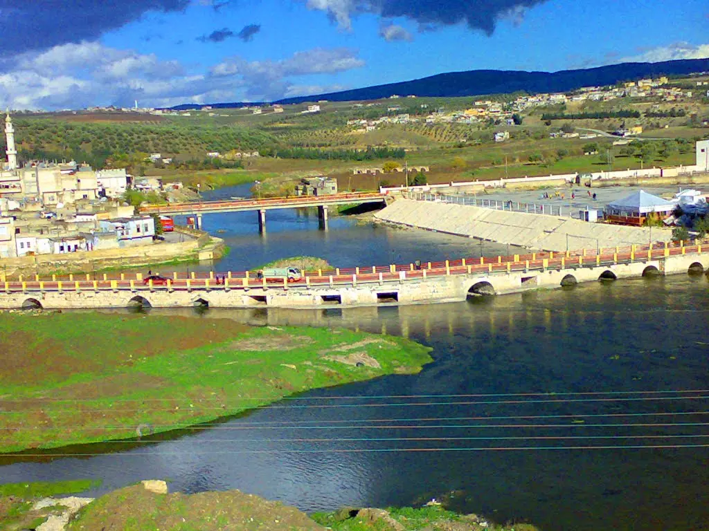 جسر الشغور حرة .. و"الفتح" مُكمل الطريق