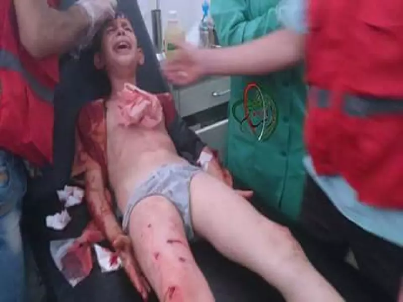 قصف عشوائي من نظام الأسد على سوق شعبي في معضمية الشام يخلف عشرات الجرحى