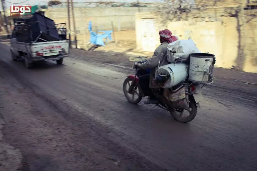 الآلاف في الغوطة الشرقية يعانون ويلات النزوح المستمرة.. ولا معين لهم