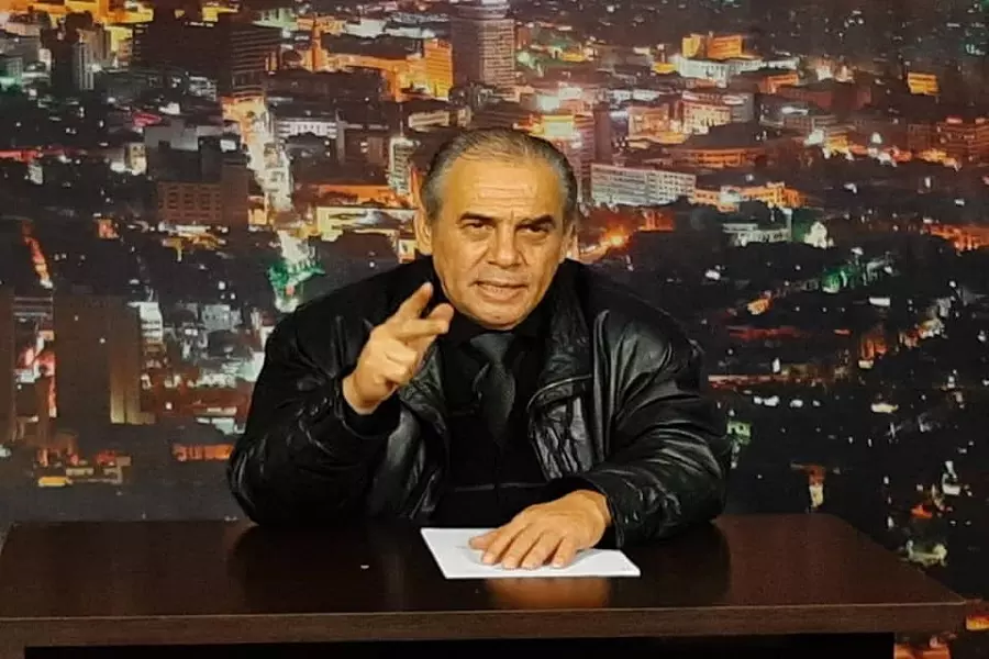 كرس نفسه للدفاع عن النظام .. وفاة كاتب فلسطيني بدمشق والإعلام الموالي يحتفي بـ "إسهاماته"