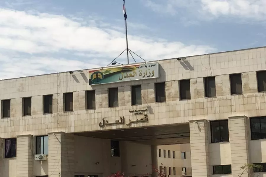 "تهدد سلامة المجتمع واستقراره" .. وزارة العدل تمهد لإعلان تشديد قانون "الجريمة المعلوماتية"