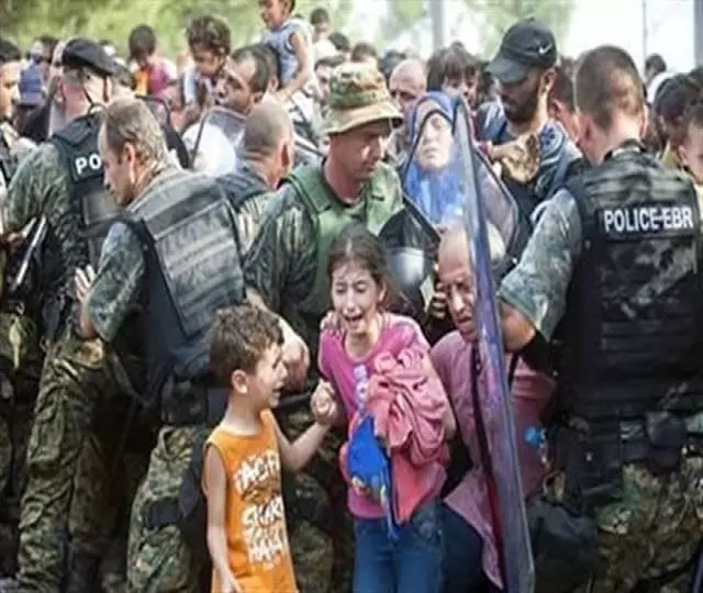 الصحف الألمانية تنتقد بشدة طريقة التعامل مع اللاجئين السوريين في أوروبا