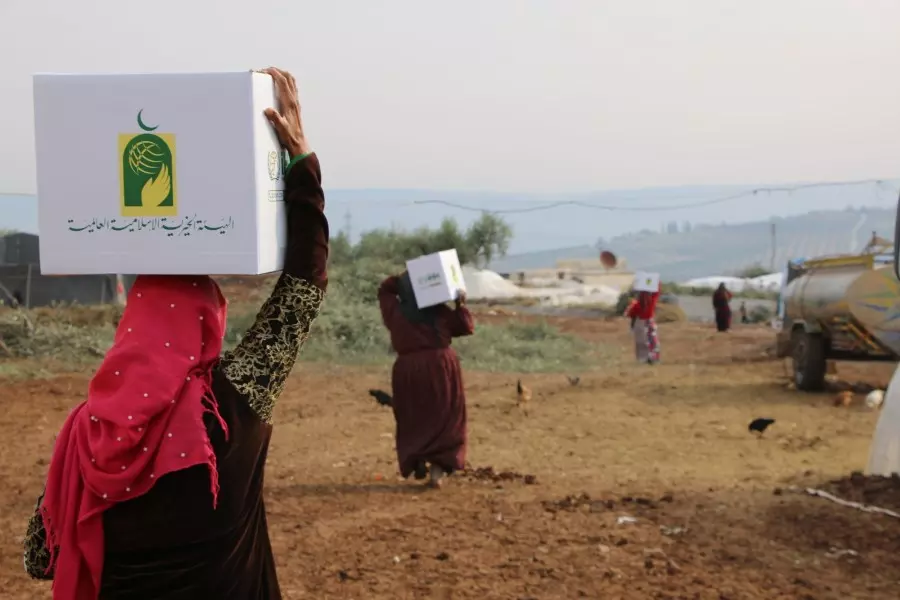 الإغاثة الإنسانية التركية توزع مساعدات غذائية لـ8 آلاف أسرة بـ "إدلب"