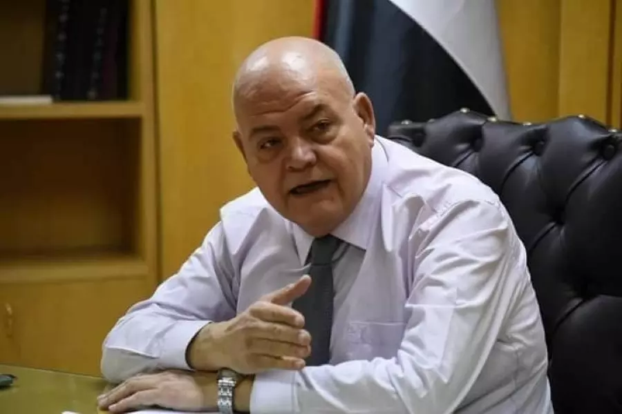 "لن يدعم مواطن يدخن السيجار" .. "سالم" يثير الجدل حول المبعدون عن "الدعم"