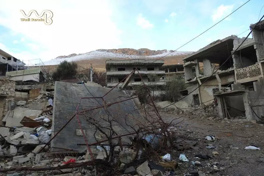 الأسد و حلفاءه يقومون بعملية تدمير منظم و ممنهج للمنازل في عين الفيجة و بسيمة