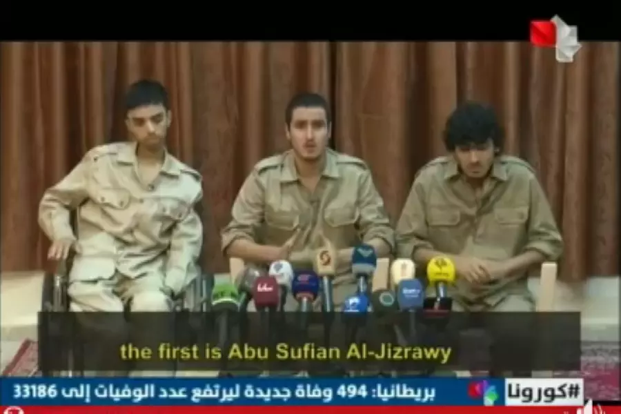 ضمن مسرحية هزلية إعلاميو النظام يحققون مع شبان في سن العشرين بتهم مختلفة