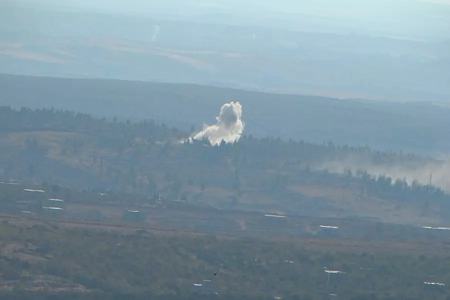 قصف مدفعي عنيف ومتواصل للنظام يطال عدة قرى بجبل الزاوية