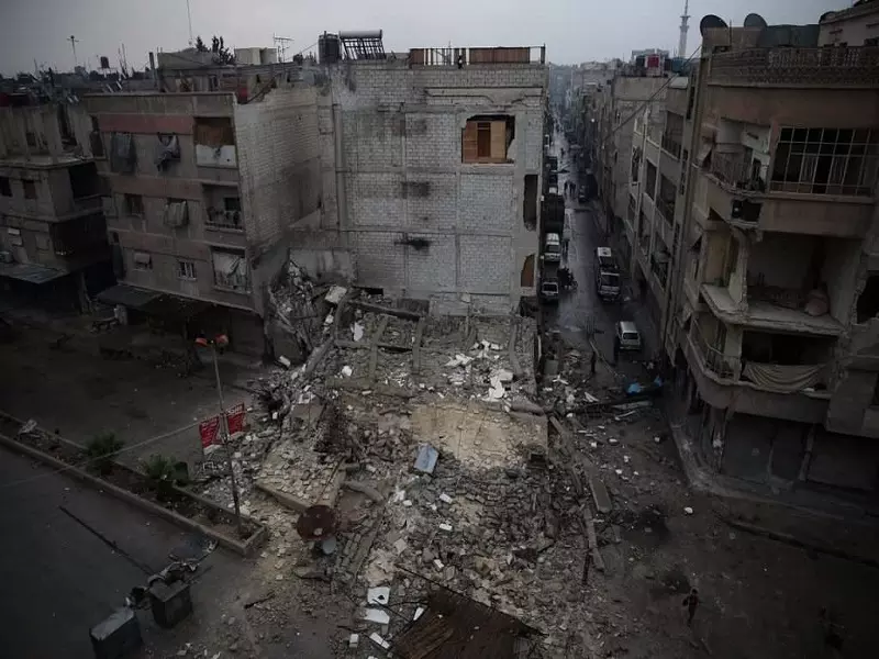 نشرة أخبار الساعة 12 مساءً لجميع الأحداث الميدانية في سوريا 06-12-2015