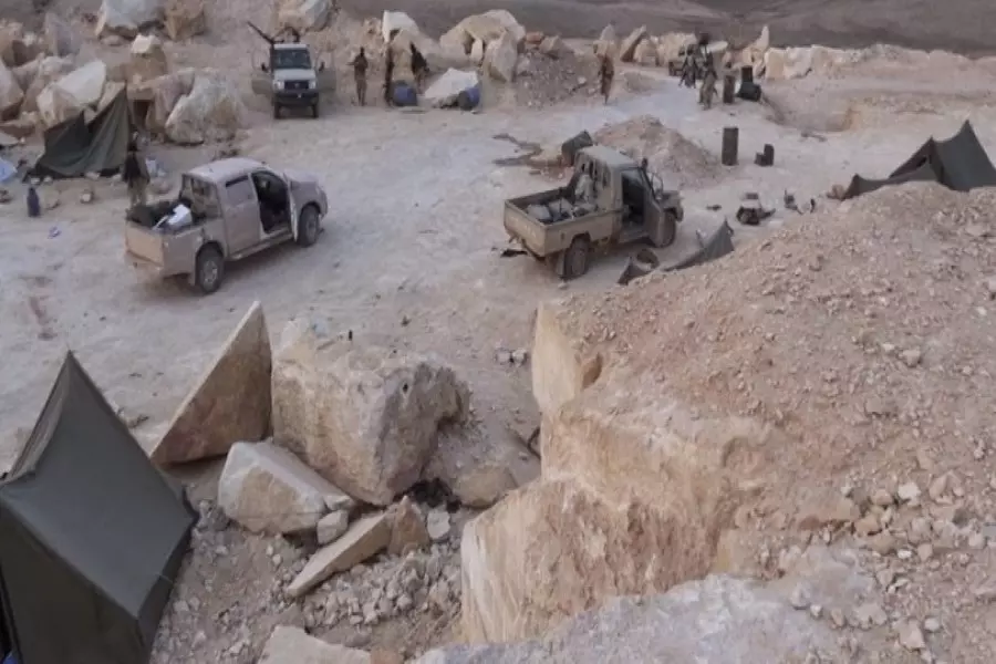 قوات الأسد تستعيد نقاط من قبضة تنظيم الدولة في محيط مطار السين