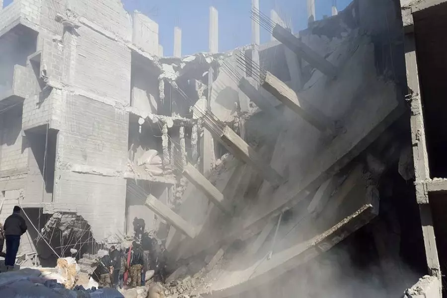 شهداء وجرحى .... الطيران الروسي يضرب منازل المدنيين في القابون