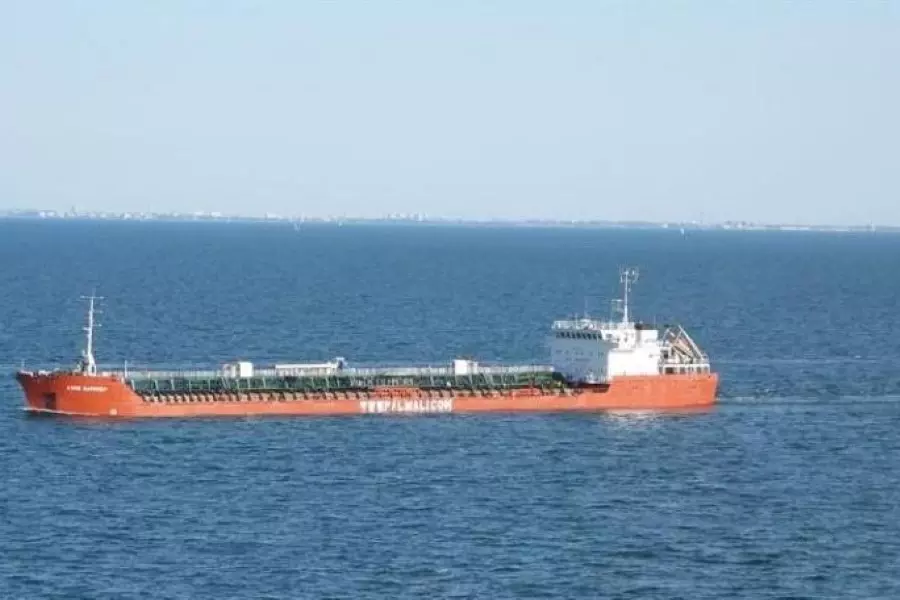 كانت متجهة لسوريا.. لبنان يحتجز باخرة نفط قادمة من اليونان