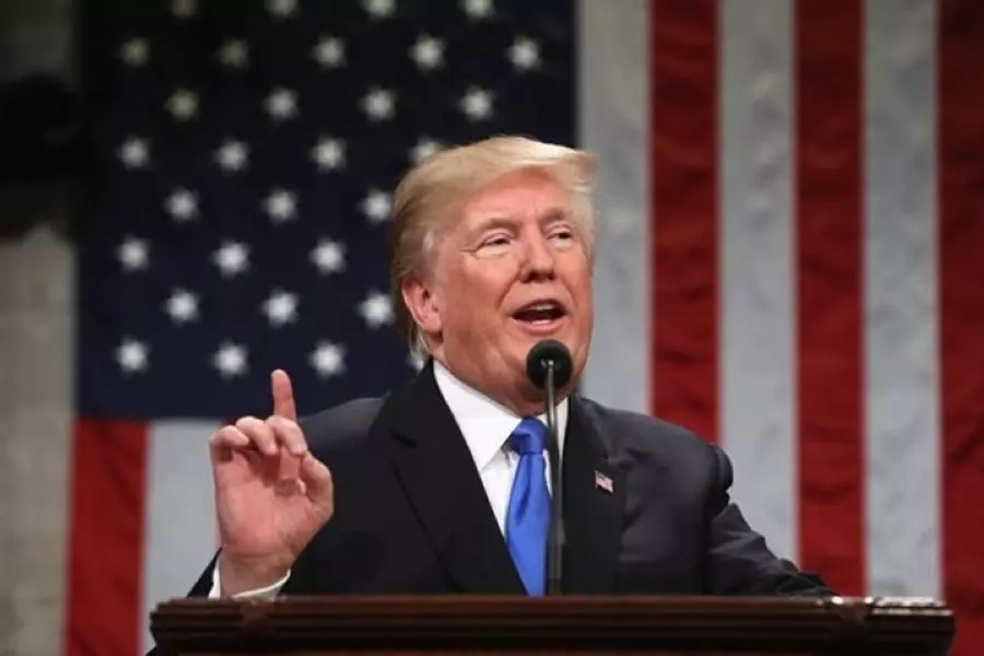 كاتب أمريكي: ترامب لم يكتفِ بقصف مطار الشعيرات بل أراد المزيد وعلى أهداف أخرى