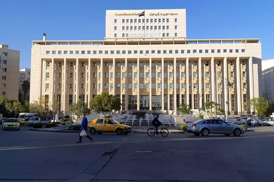 النظام يتوعد التجار عبر حاكم المركزي .. "الاقتصاد لا يحتمل هزات إثر ممارسات فردية خاطئة" ..!!