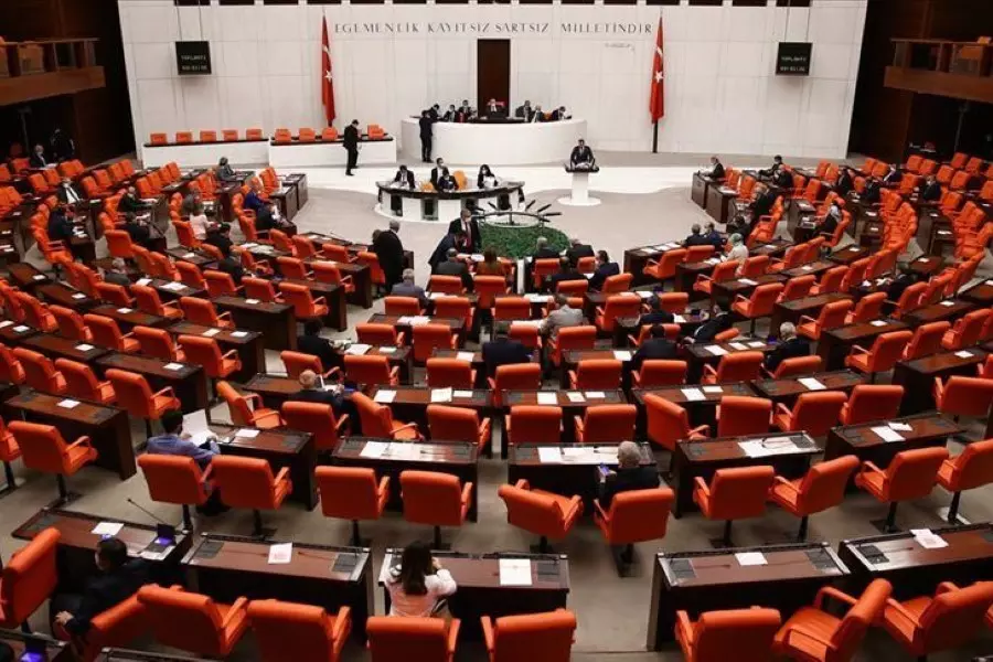 البرلمان التركي يقر تمديد إرسال قوات إلى العراق وسوريا