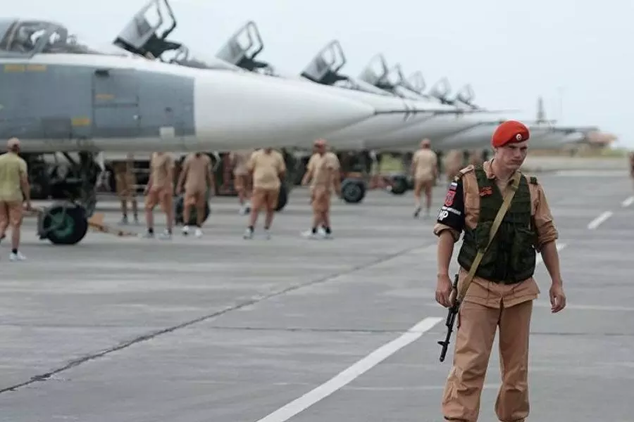 الدفاع الروسية تتحدث عن هجوم بطائرات مسيرة استهدف قاعدة حميميم المحتلة